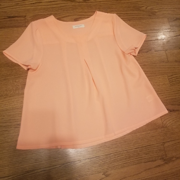 apricot peach Top/ shirt - Picture 2 of 5